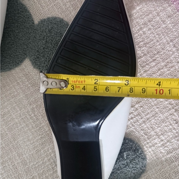 ZARA Trafaluc Pointed-Toe Slingback Flats
Size EU 38 (US 7.5–8) - Picture 10 of 11